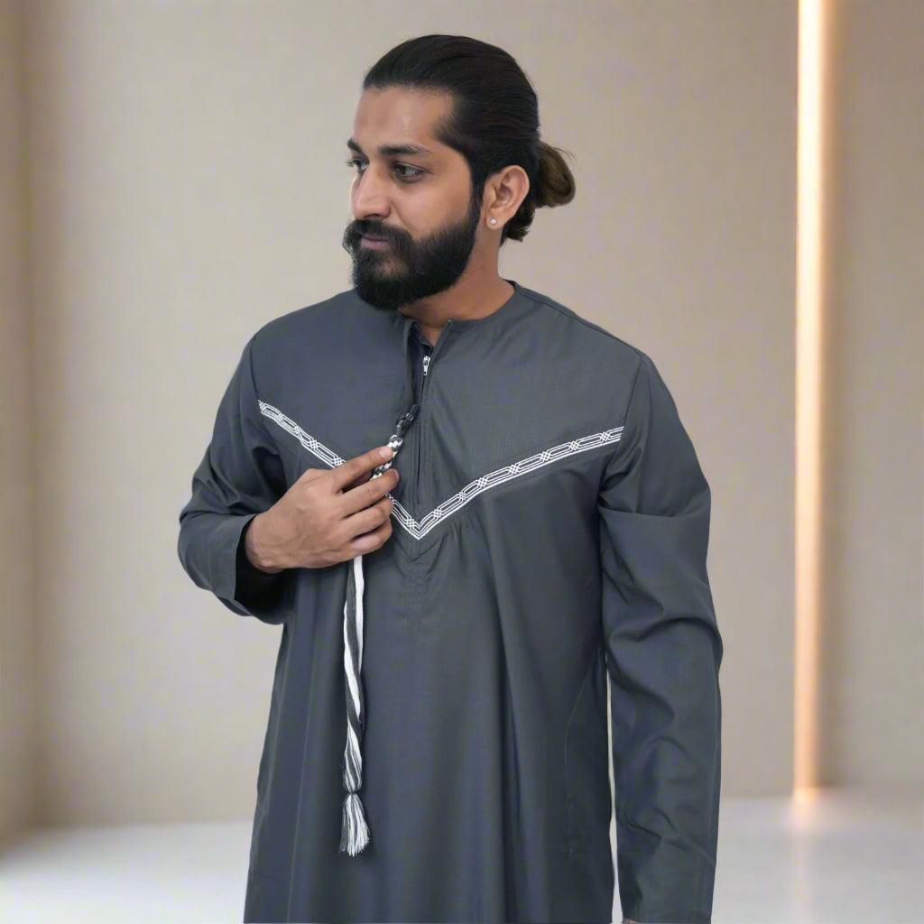 Grey & White Emirati Thobe