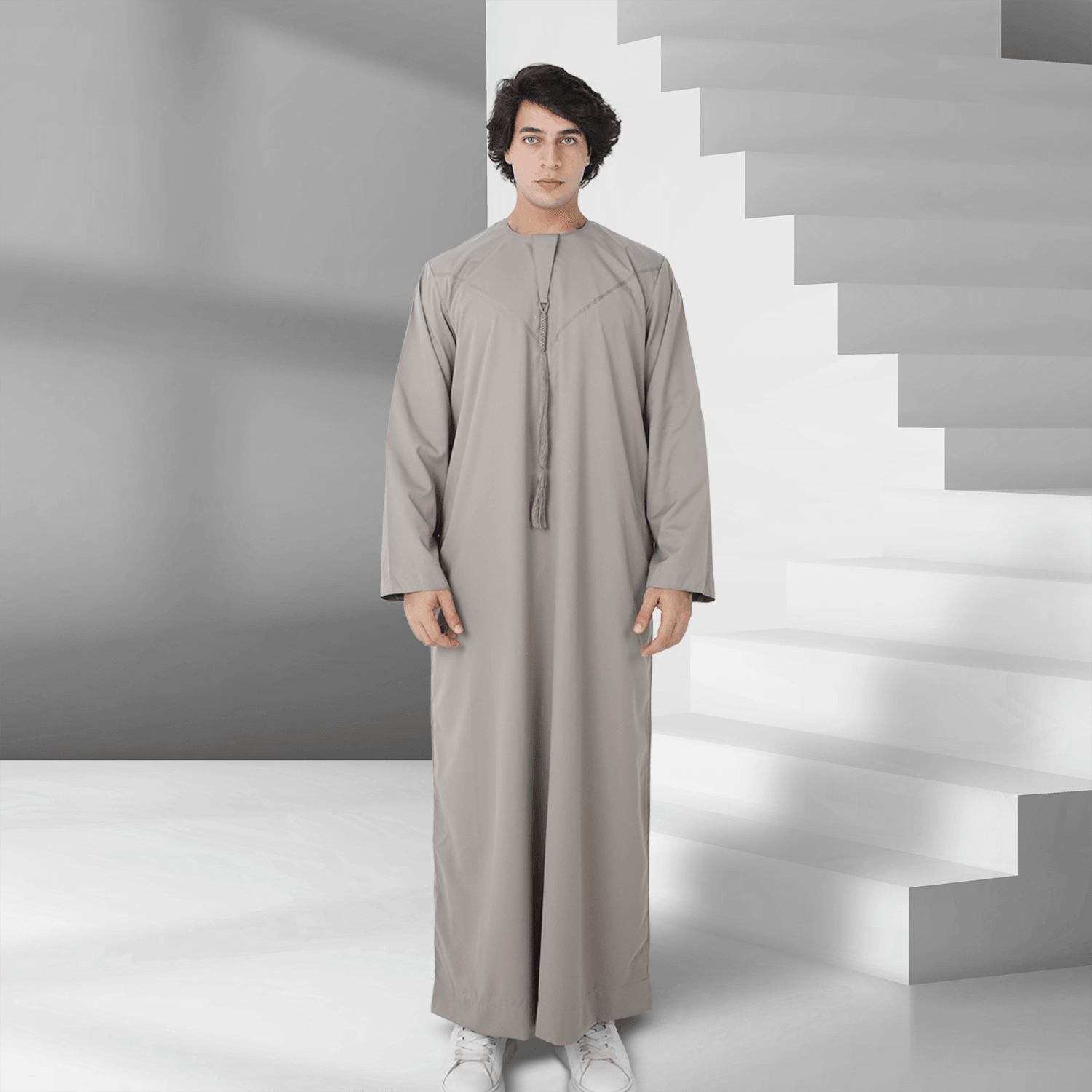Nobel Emirati Thobe